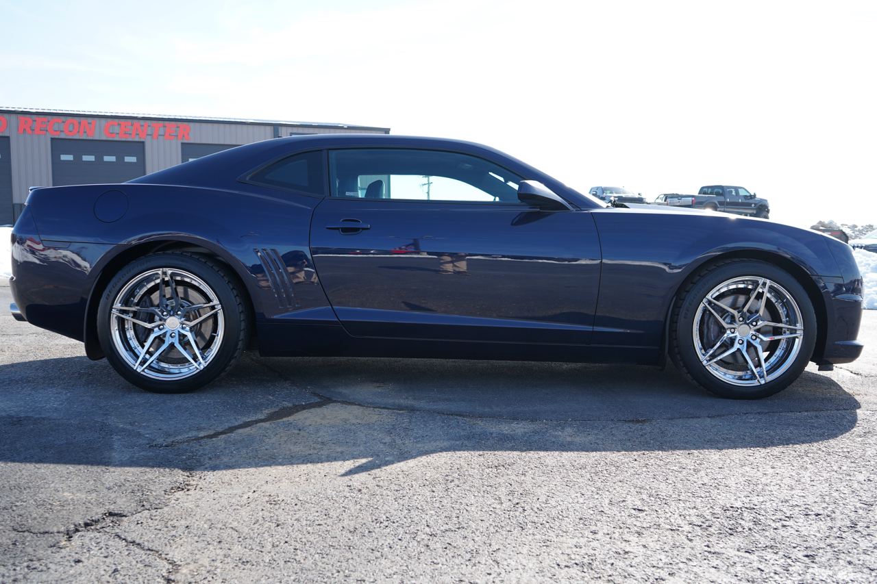 Chevrolet Camaro 2dr Cpe 2SS 2010