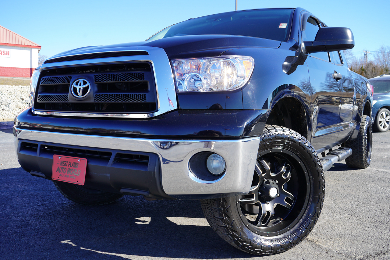 Toyota Tundra 4WD Truck Dbl 5.7L V8 6-Spd AT SR5 (Natl 2010