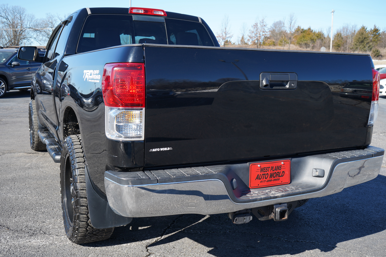 Toyota Tundra 4WD Truck Dbl 5.7L V8 6-Spd AT SR5 (Natl 2010