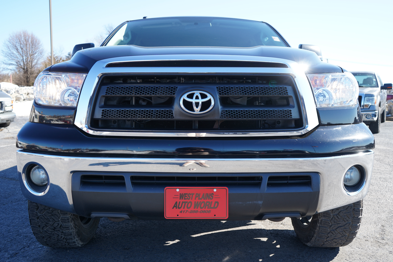Toyota Tundra 4WD Truck Dbl 5.7L V8 6-Spd AT SR5 (Natl 2010