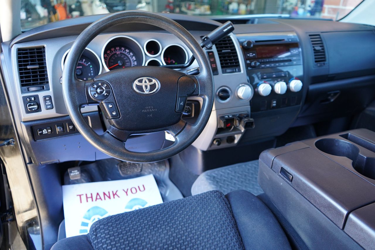 Toyota Tundra 4WD Truck Dbl 5.7L V8 6-Spd AT SR5 (Natl 2010