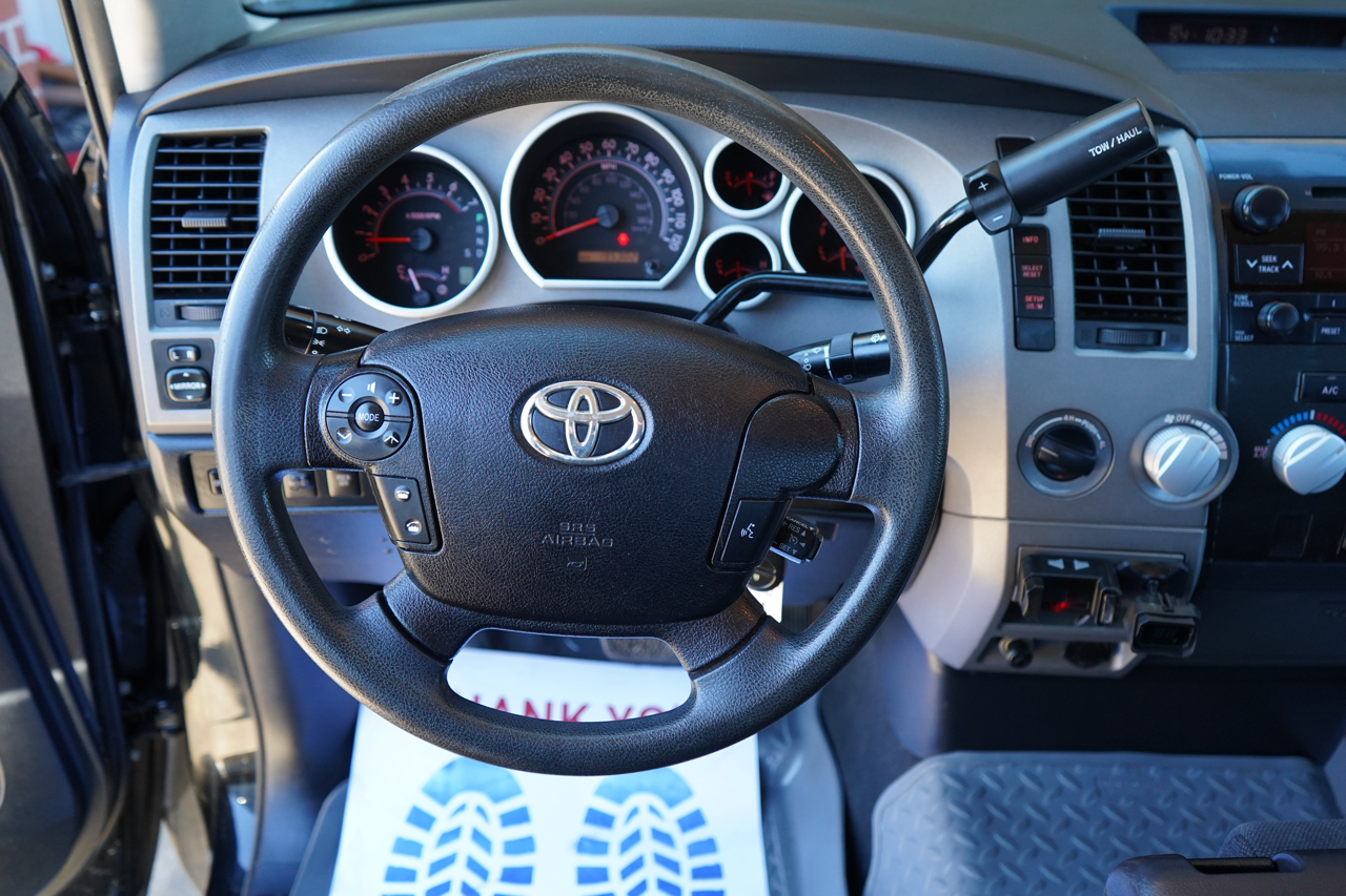 Toyota Tundra 4WD Truck Dbl 5.7L V8 6-Spd AT SR5 (Natl 2010