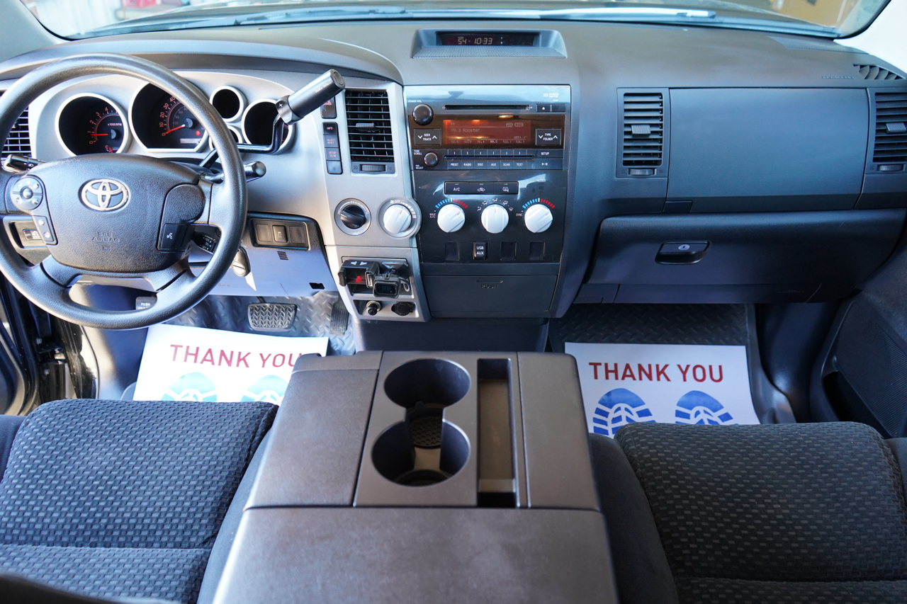 Toyota Tundra 4WD Truck Dbl 5.7L V8 6-Spd AT SR5 (Natl 2010