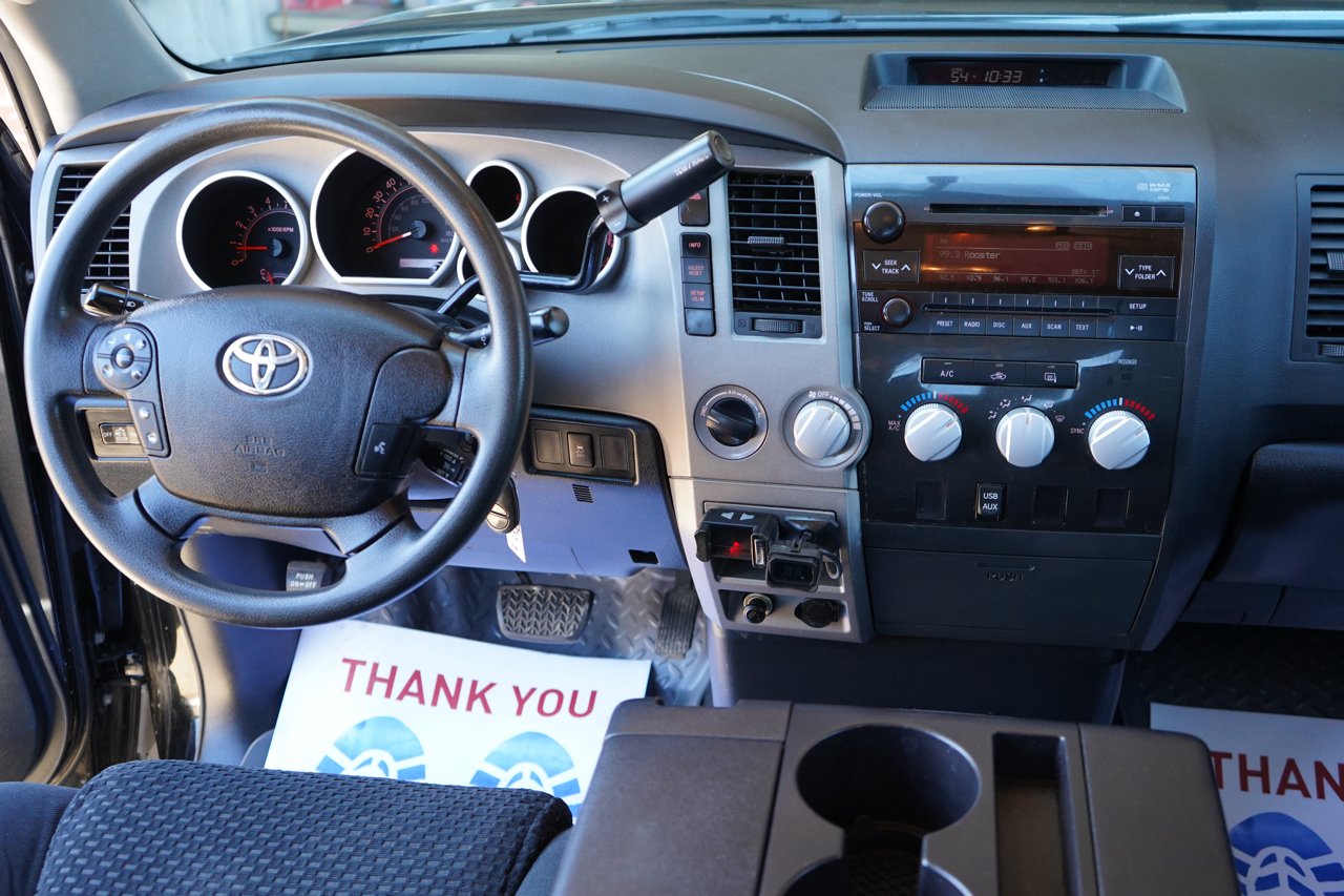 Toyota Tundra 4WD Truck Dbl 5.7L V8 6-Spd AT SR5 (Natl 2010