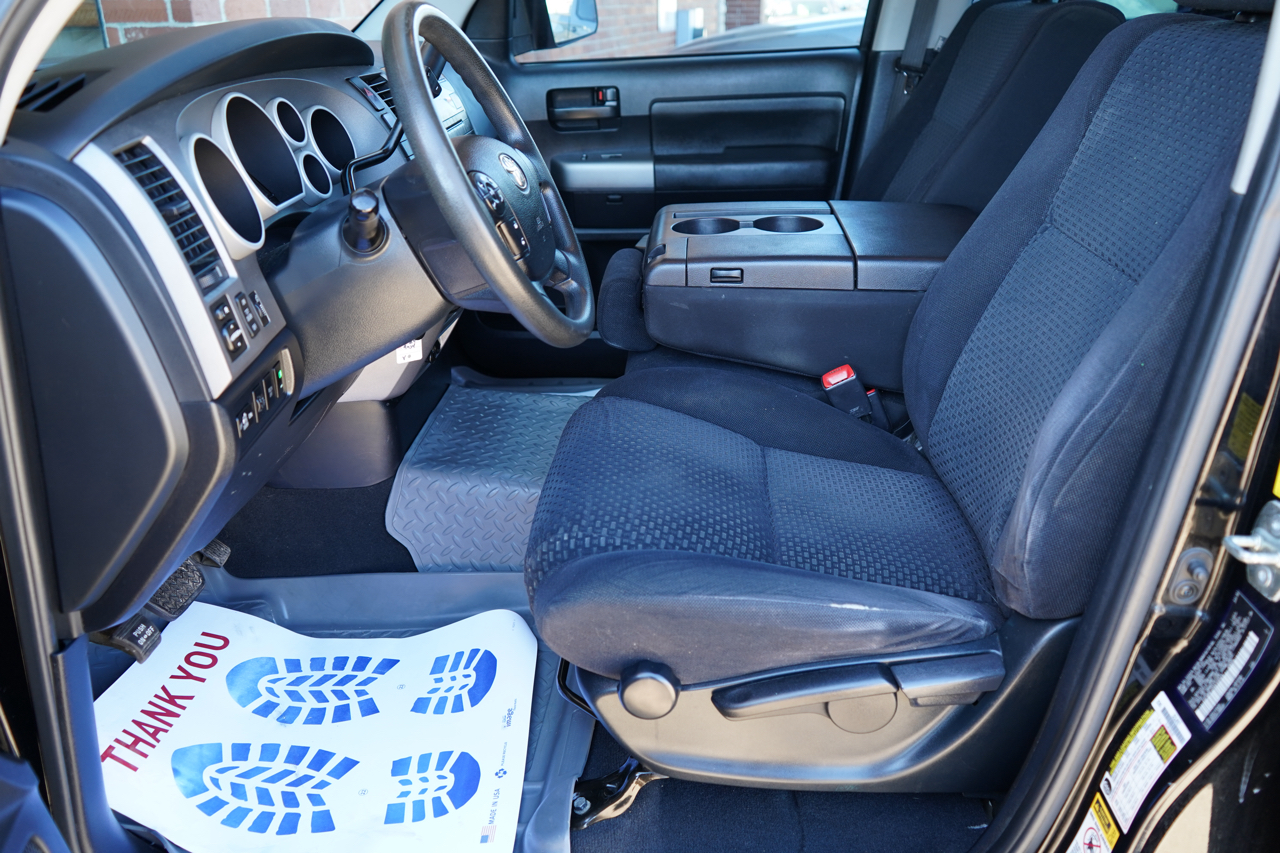 Toyota Tundra 4WD Truck Dbl 5.7L V8 6-Spd AT SR5 (Natl 2010