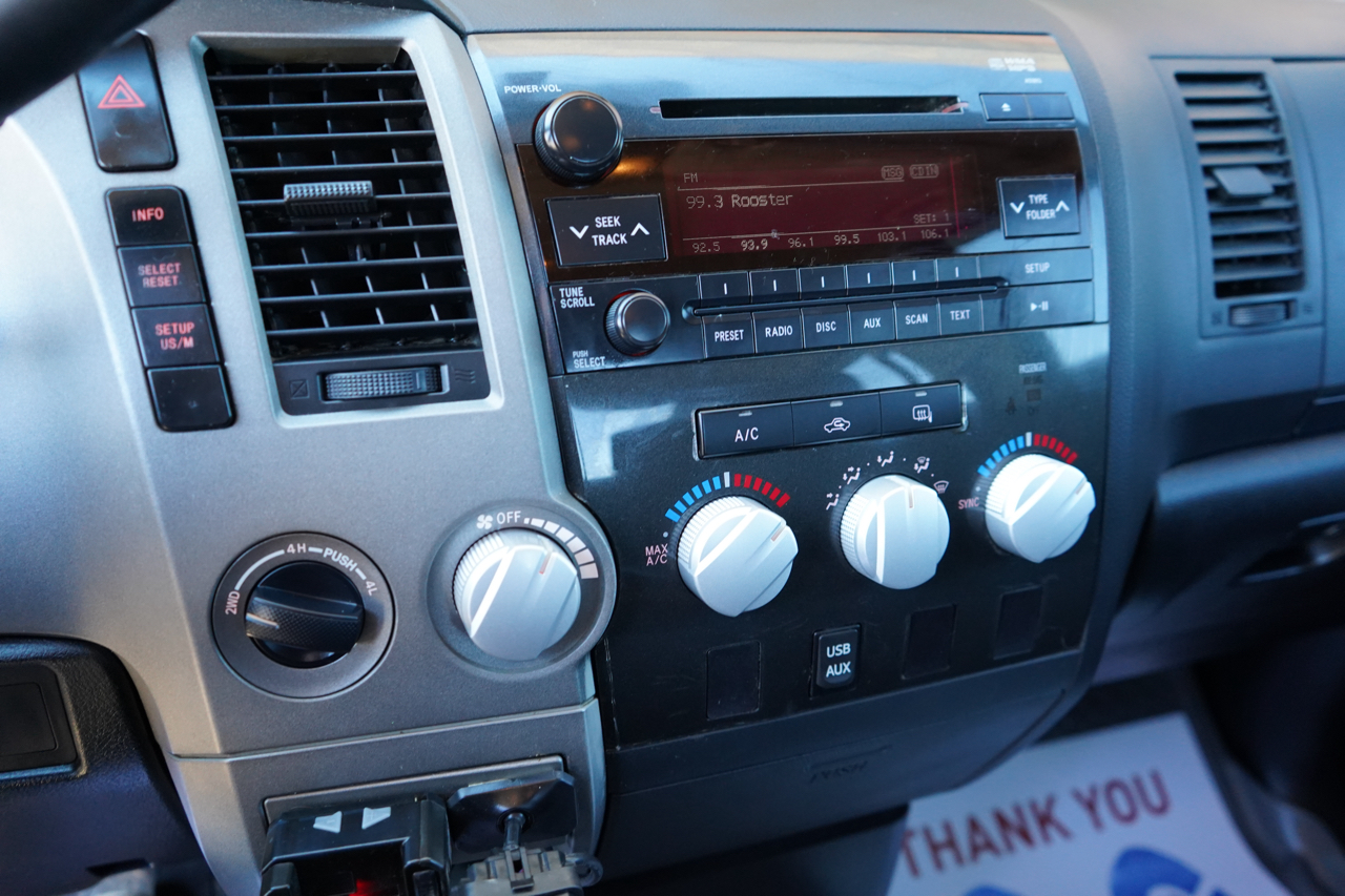 Toyota Tundra 4WD Truck Dbl 5.7L V8 6-Spd AT SR5 (Natl 2010