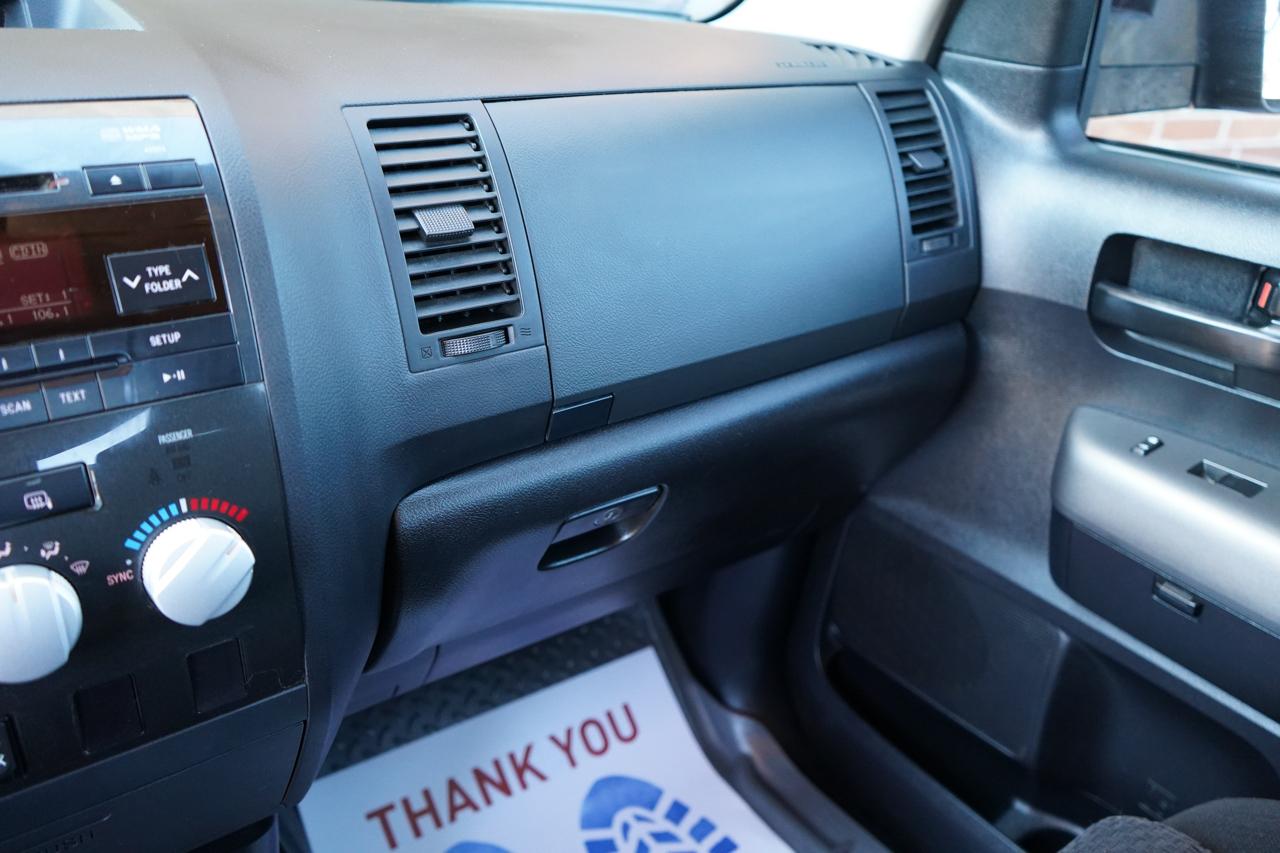 Toyota Tundra 4WD Truck Dbl 5.7L V8 6-Spd AT SR5 (Natl 2010