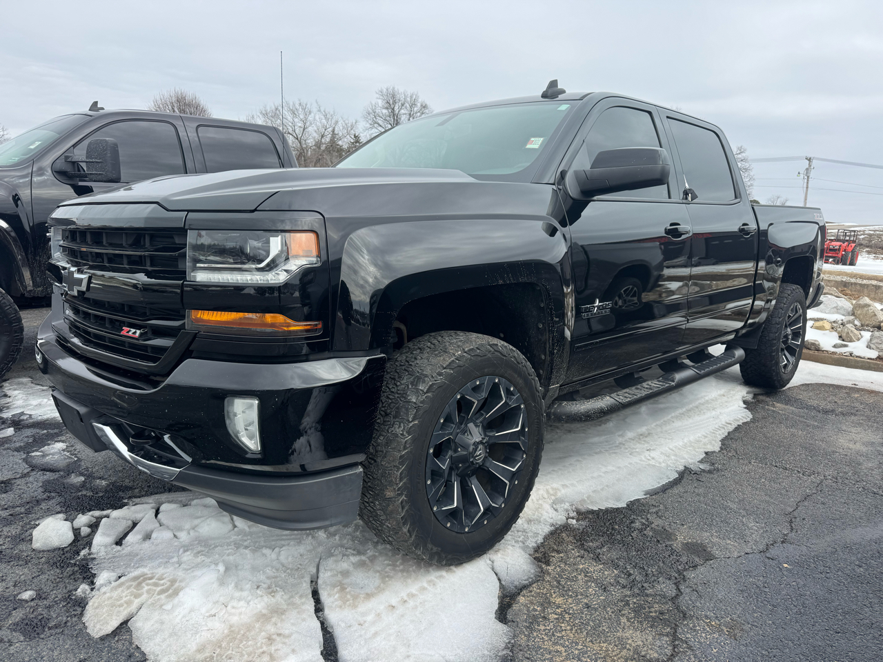 2017 Chevrolet Silverado 1500 4WD Crew Cab 143.5" LT w/2LT