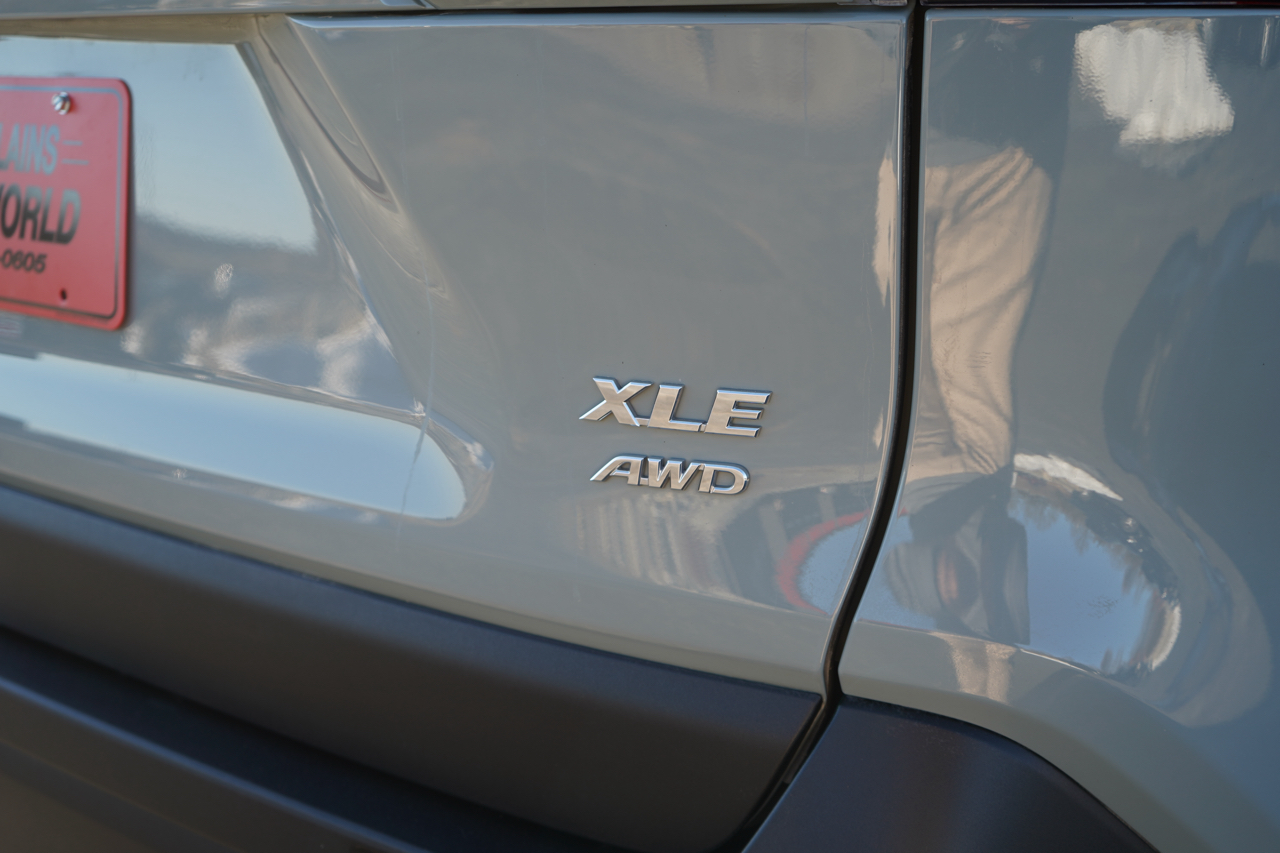 Toyota RAV4 XLE Premium AWD (Natl) 2023