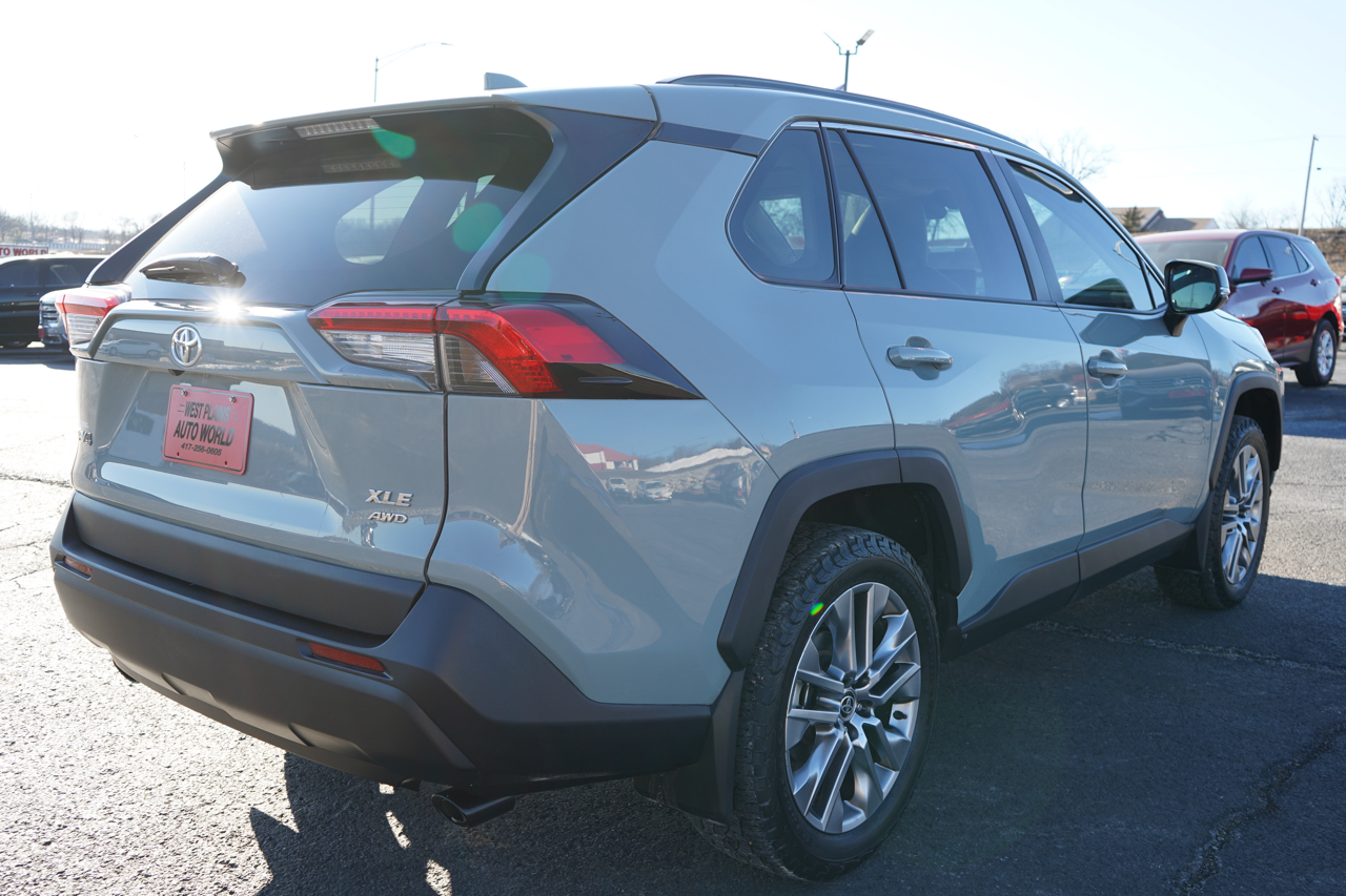 Toyota RAV4 XLE Premium AWD (Natl) 2023