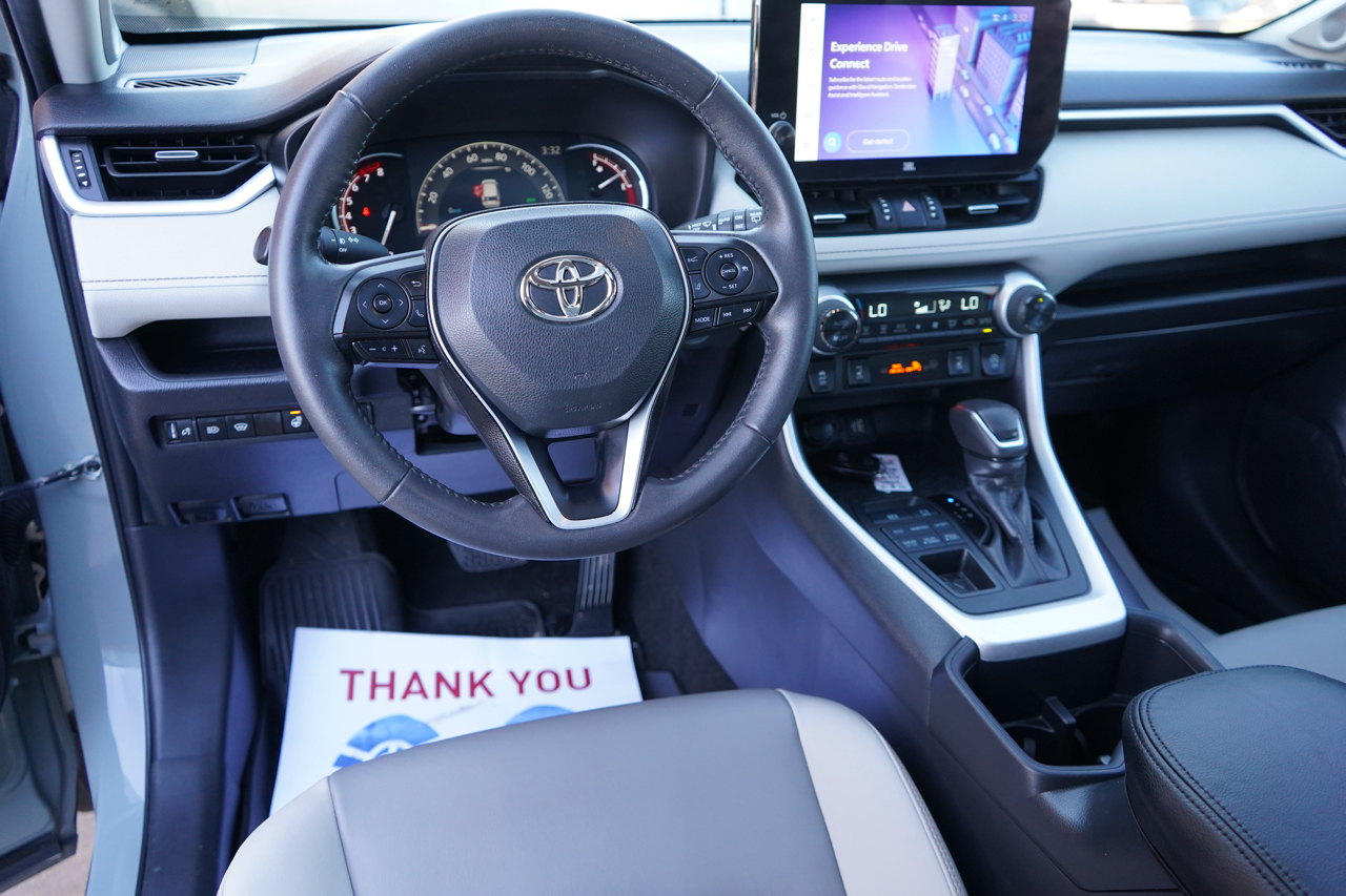 Toyota RAV4 XLE Premium AWD (Natl) 2023