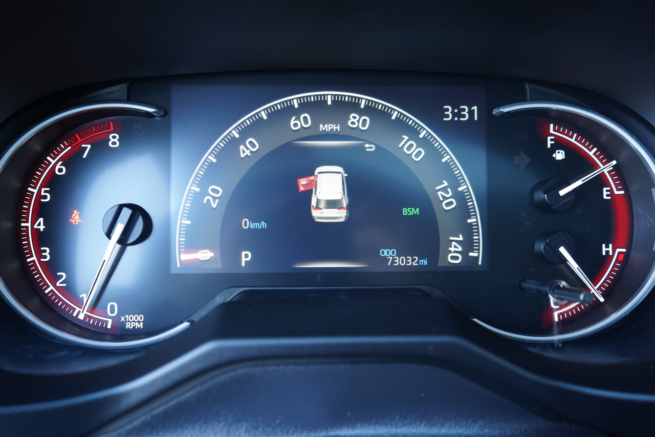 Toyota RAV4 XLE Premium AWD (Natl) 2023