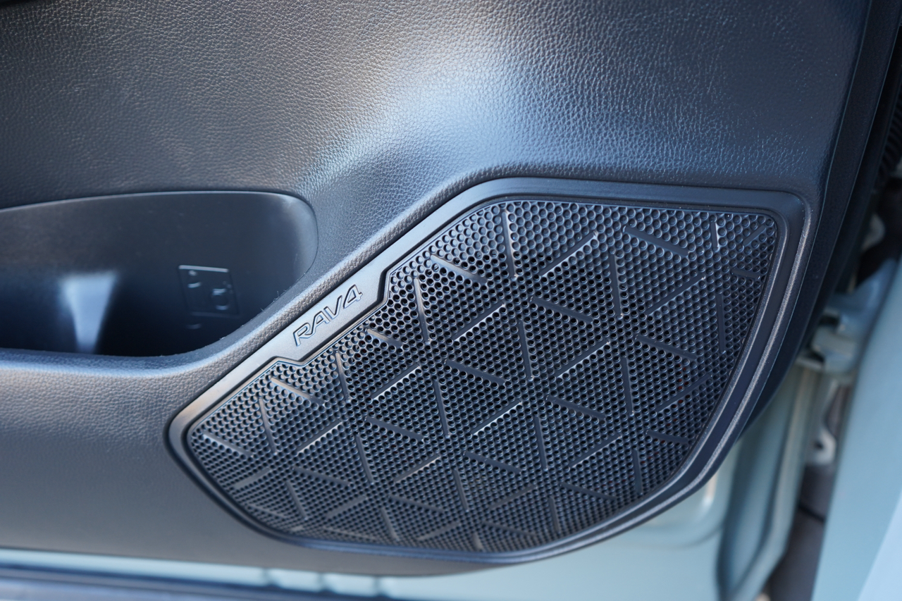 Toyota RAV4 XLE Premium AWD (Natl) 2023