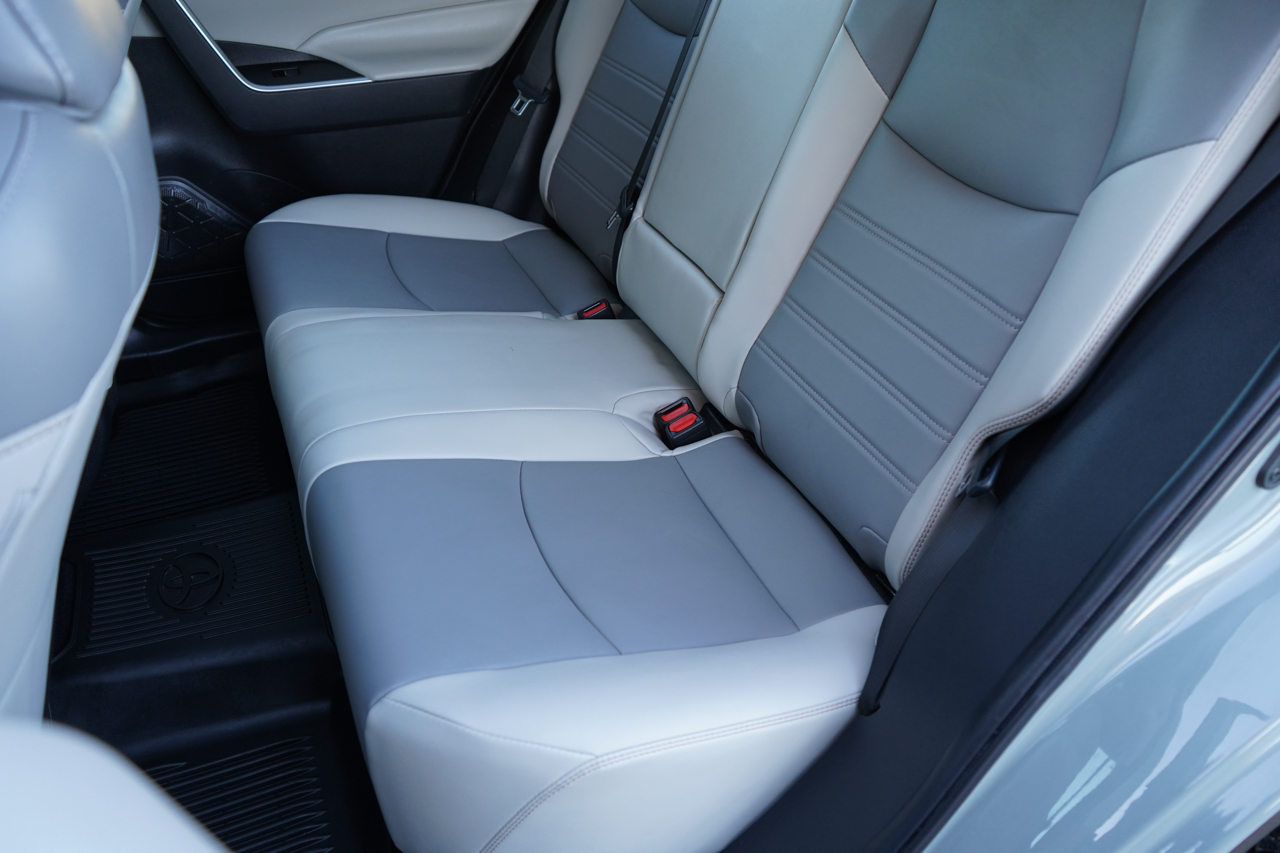 Toyota RAV4 XLE Premium AWD (Natl) 2023