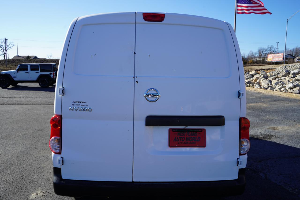 Nissan NV200 I4 S 2015