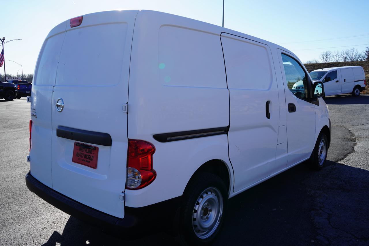 Nissan NV200 I4 S 2015