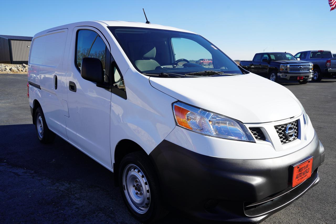 Nissan NV200 I4 S 2015