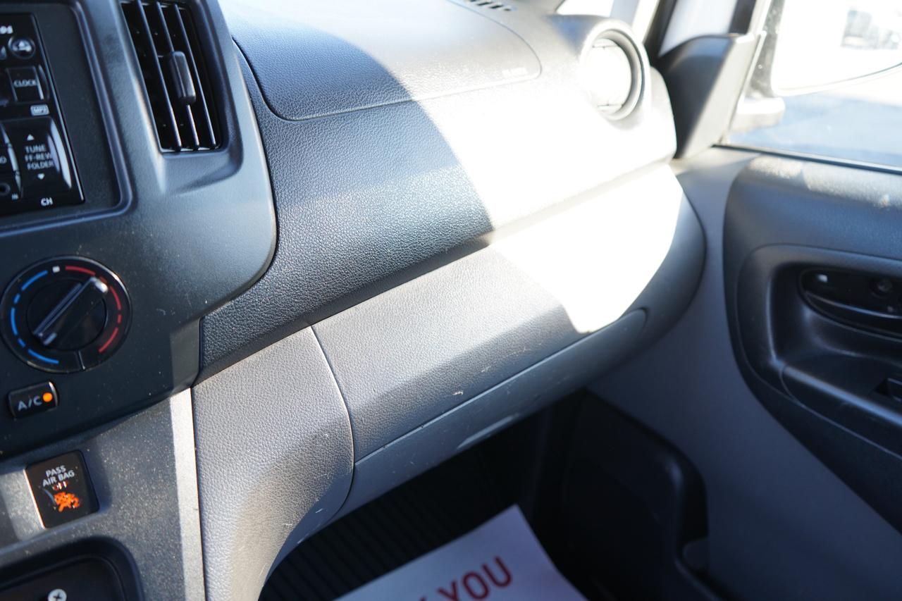 Nissan NV200 I4 S 2015