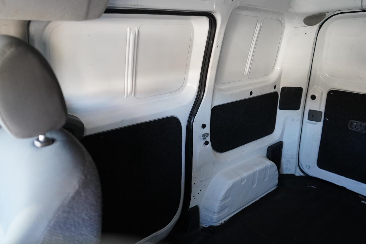 Nissan NV200 I4 S 2015