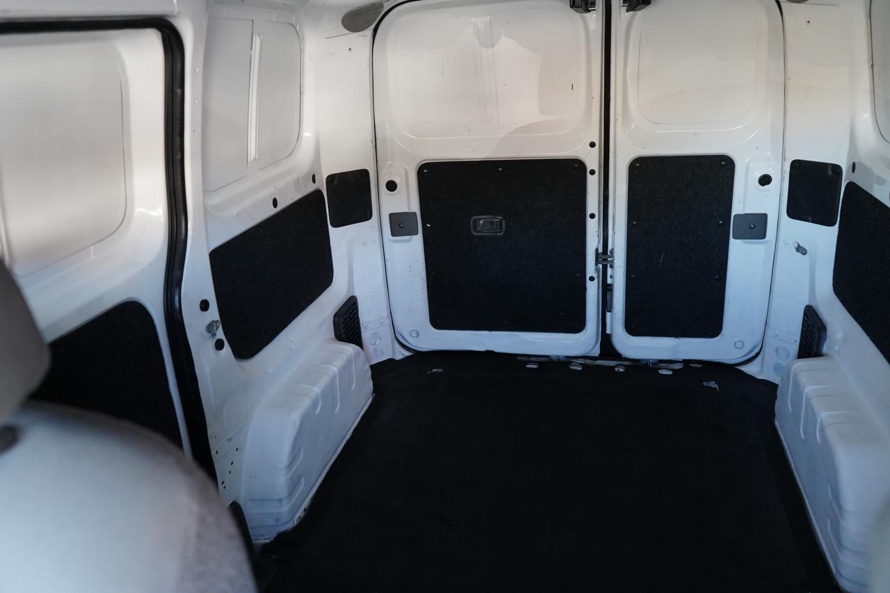 Nissan NV200 I4 S 2015