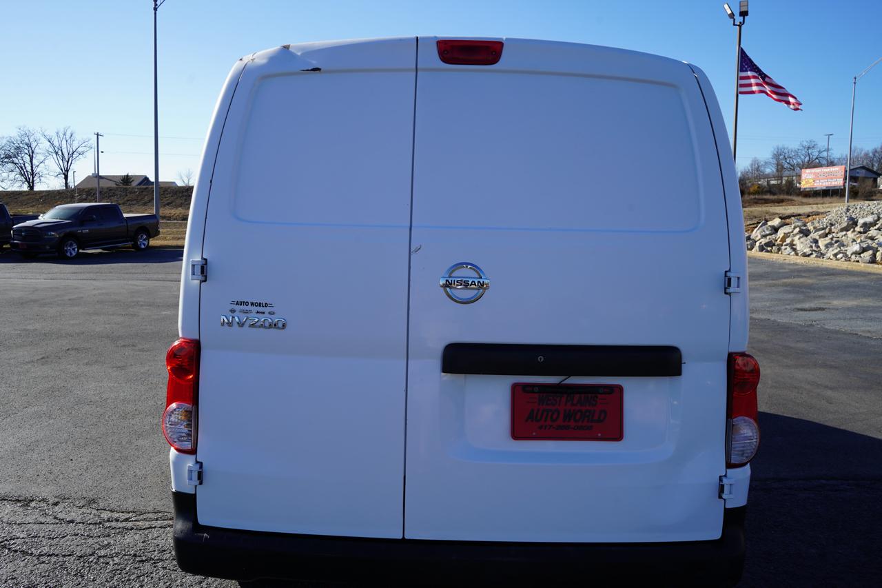 Nissan NV200 I4 S 2015