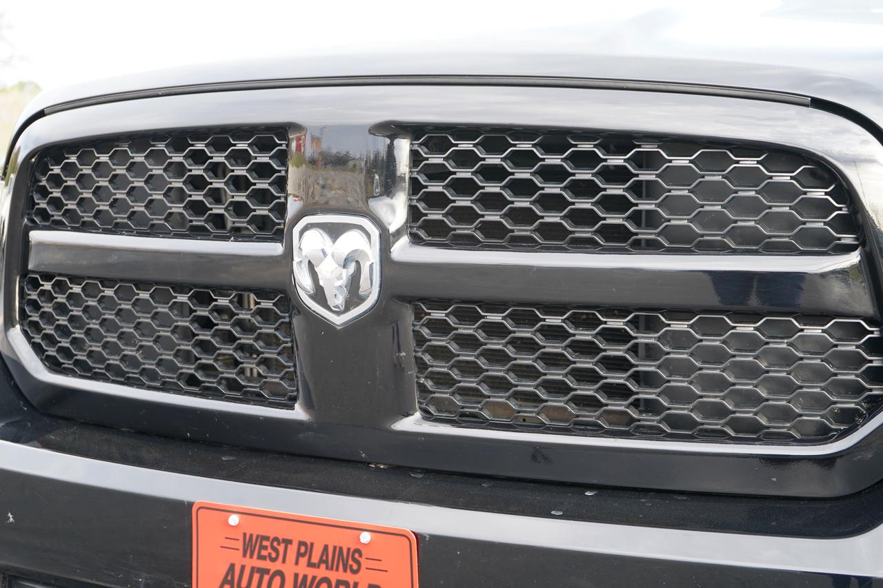 RAM 1500 4WD Crew Cab 140.5" Express 2013