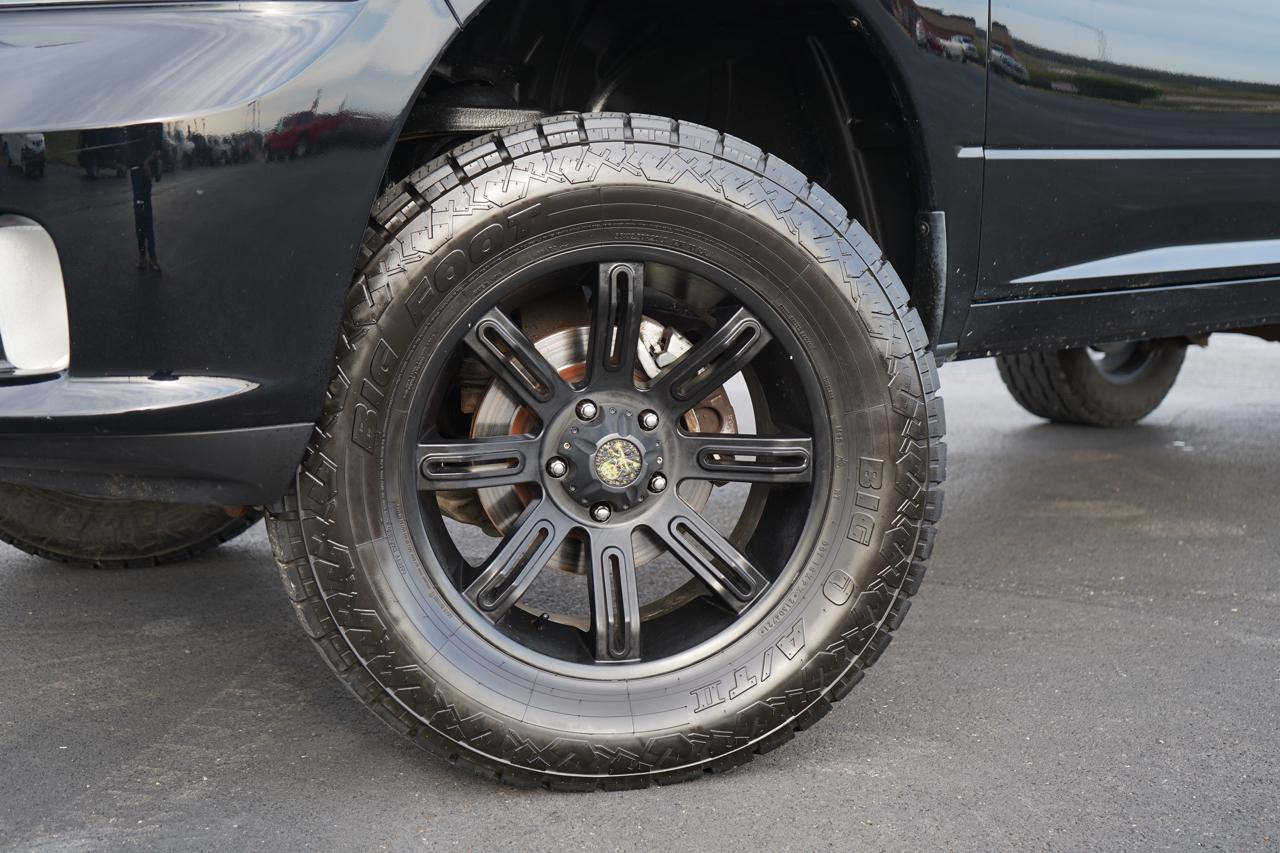 RAM 1500 4WD Crew Cab 140.5" Express 2013