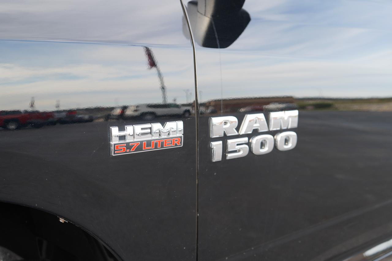 RAM 1500 4WD Crew Cab 140.5" Express 2013