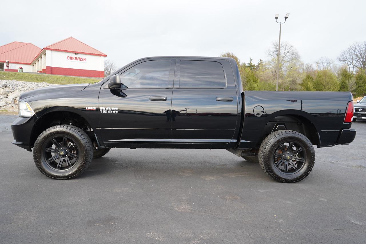 RAM 1500 4WD Crew Cab 140.5" Express 2013
