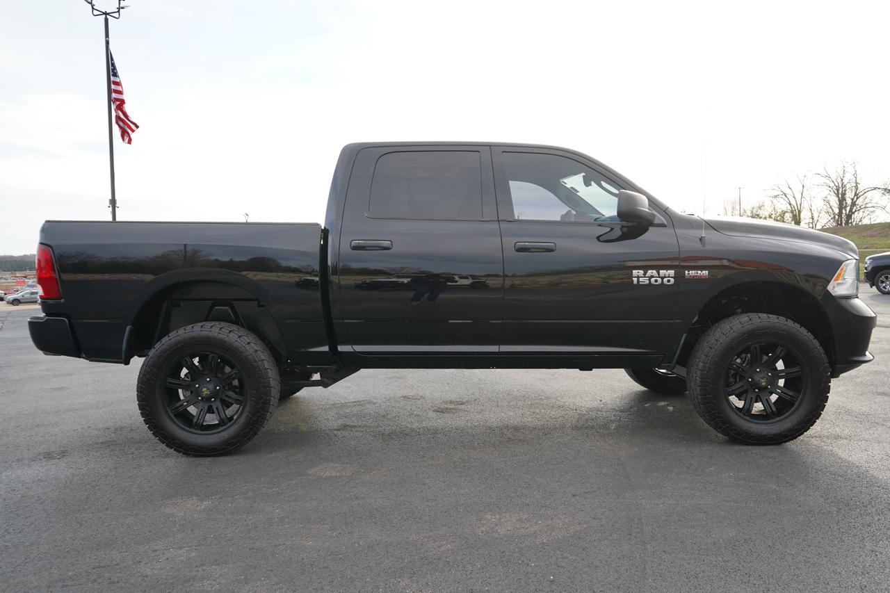 RAM 1500 4WD Crew Cab 140.5" Express 2013
