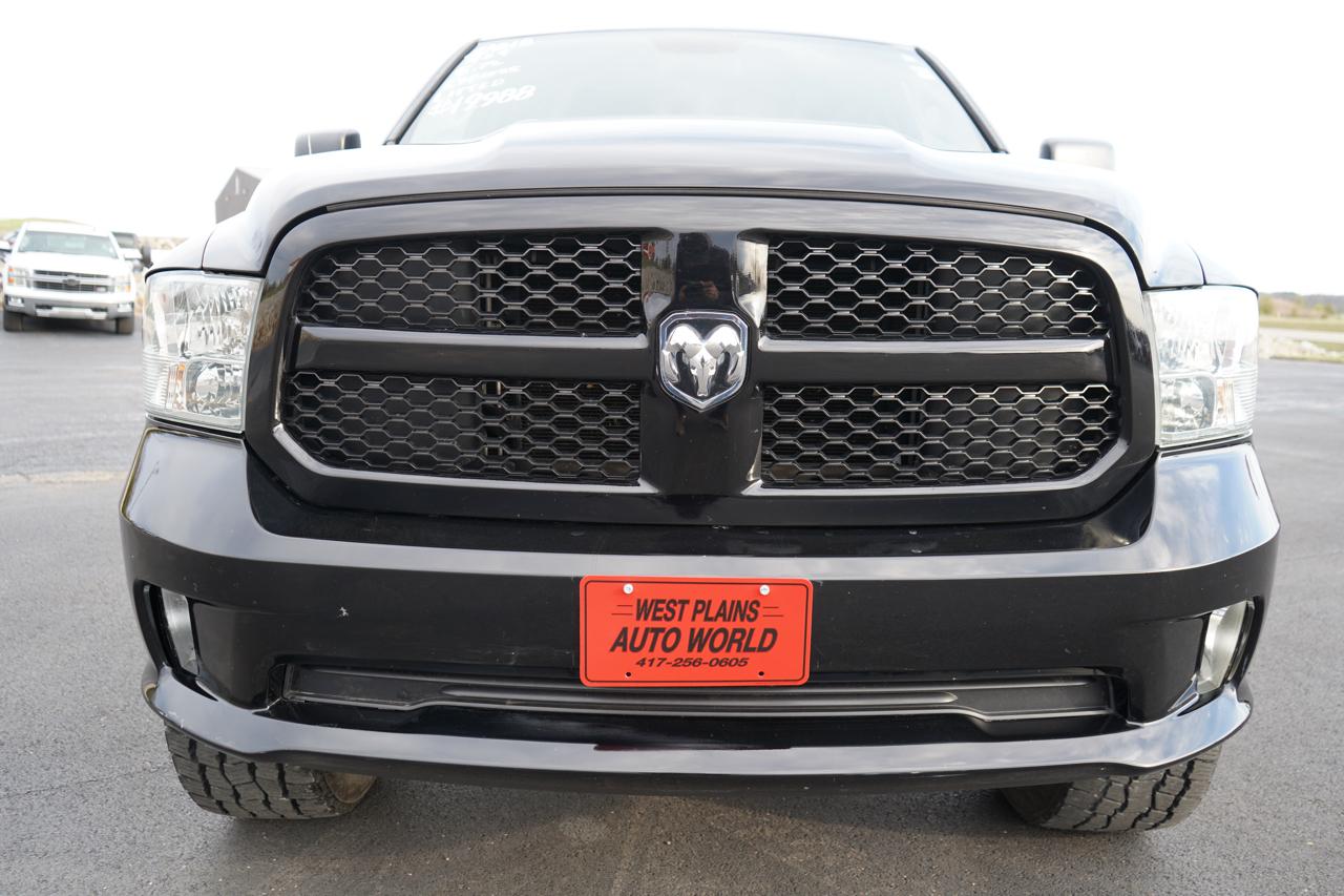 RAM 1500 4WD Crew Cab 140.5" Express 2013
