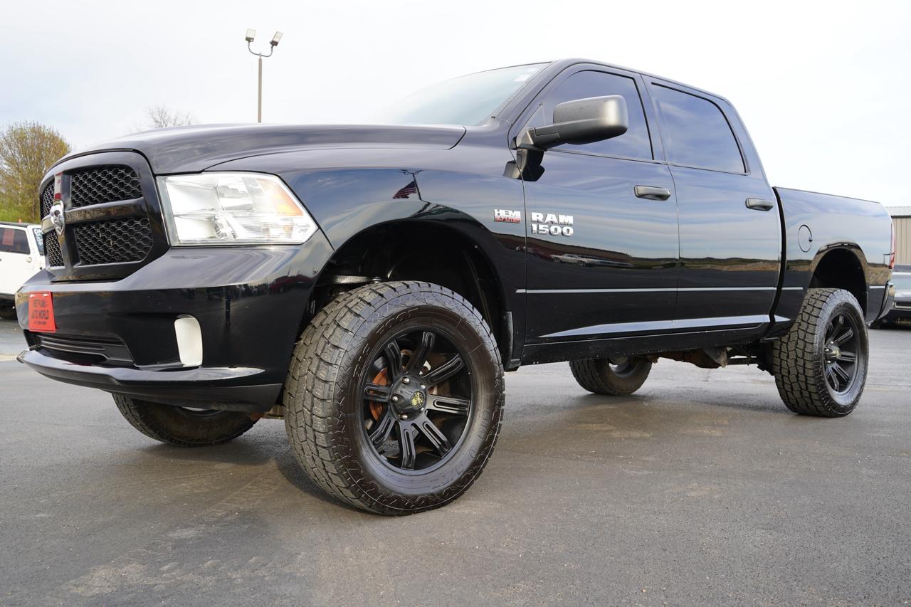RAM 1500 4WD Crew Cab 140.5" Express 2013
