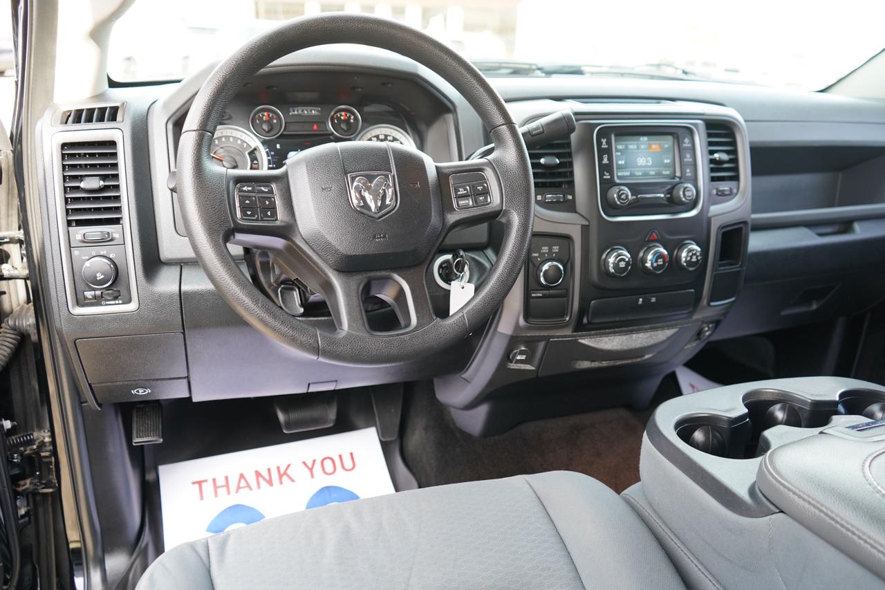 RAM 1500 4WD Crew Cab 140.5" Express 2013