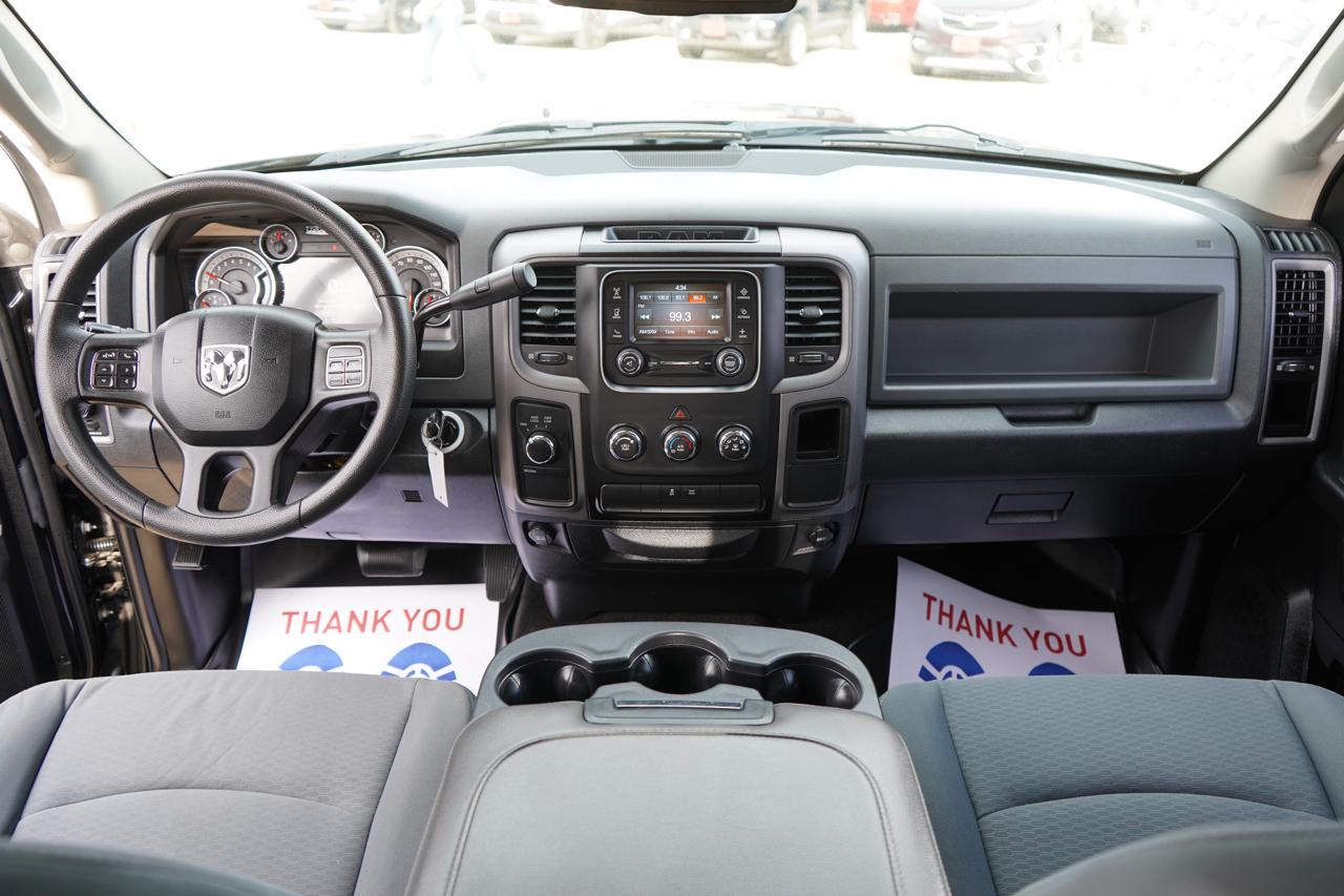 RAM 1500 4WD Crew Cab 140.5" Express 2013