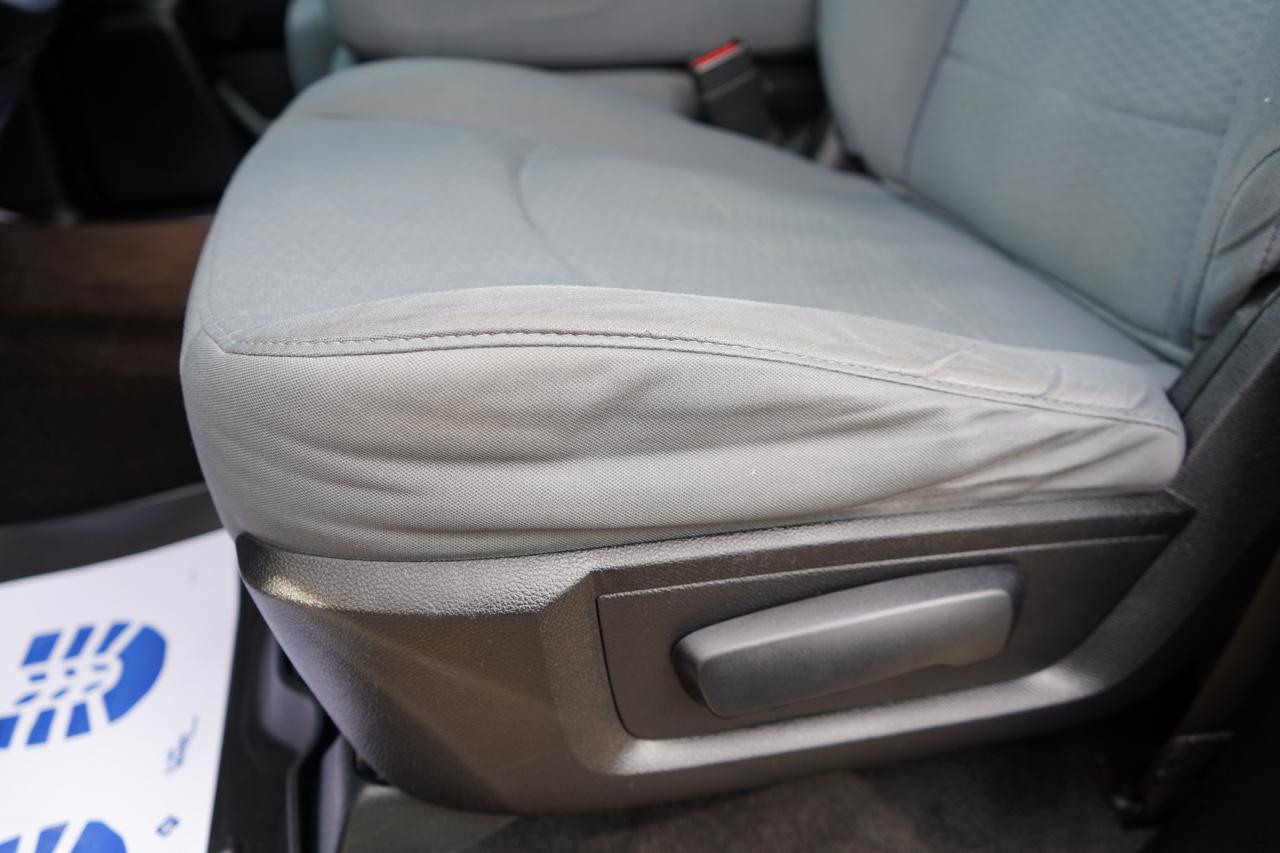 RAM 1500 4WD Crew Cab 140.5" Express 2013