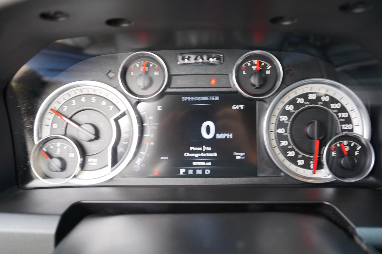 RAM 1500 4WD Crew Cab 140.5" Express 2013