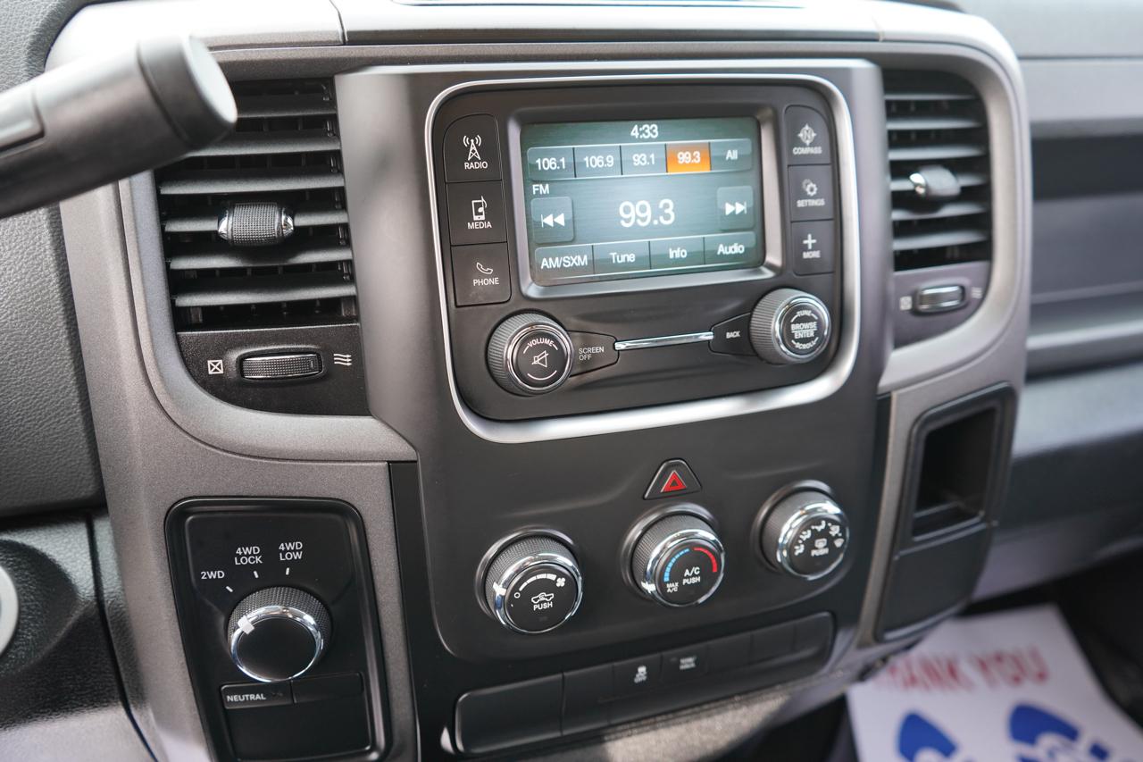 RAM 1500 4WD Crew Cab 140.5" Express 2013