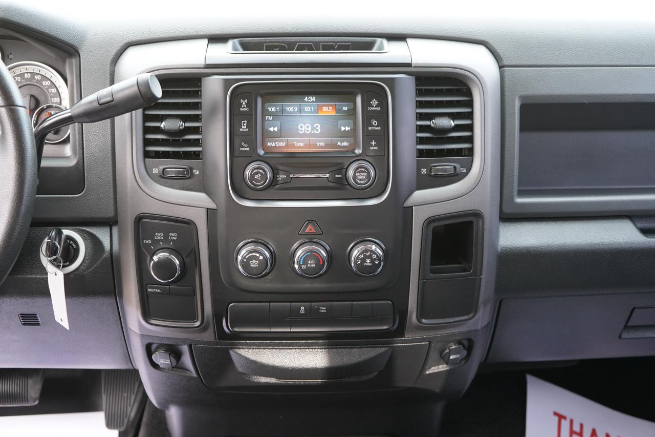 RAM 1500 4WD Crew Cab 140.5" Express 2013