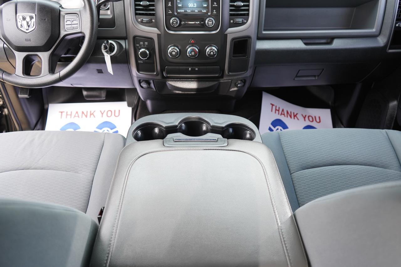 RAM 1500 4WD Crew Cab 140.5" Express 2013