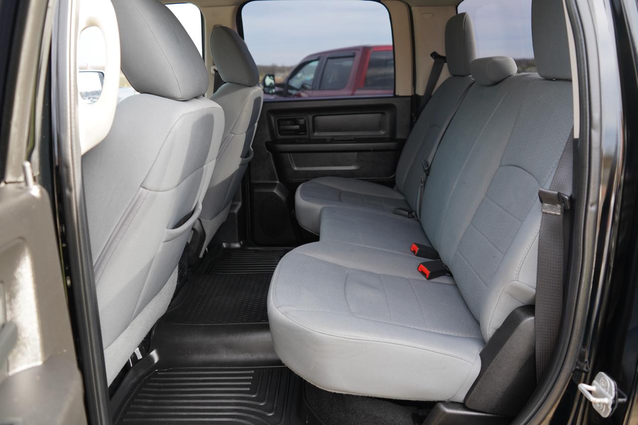 RAM 1500 4WD Crew Cab 140.5" Express 2013