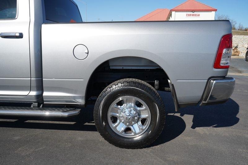 RAM 2500 Big Horn 4x4 Crew Cab 6'4" Box 2019