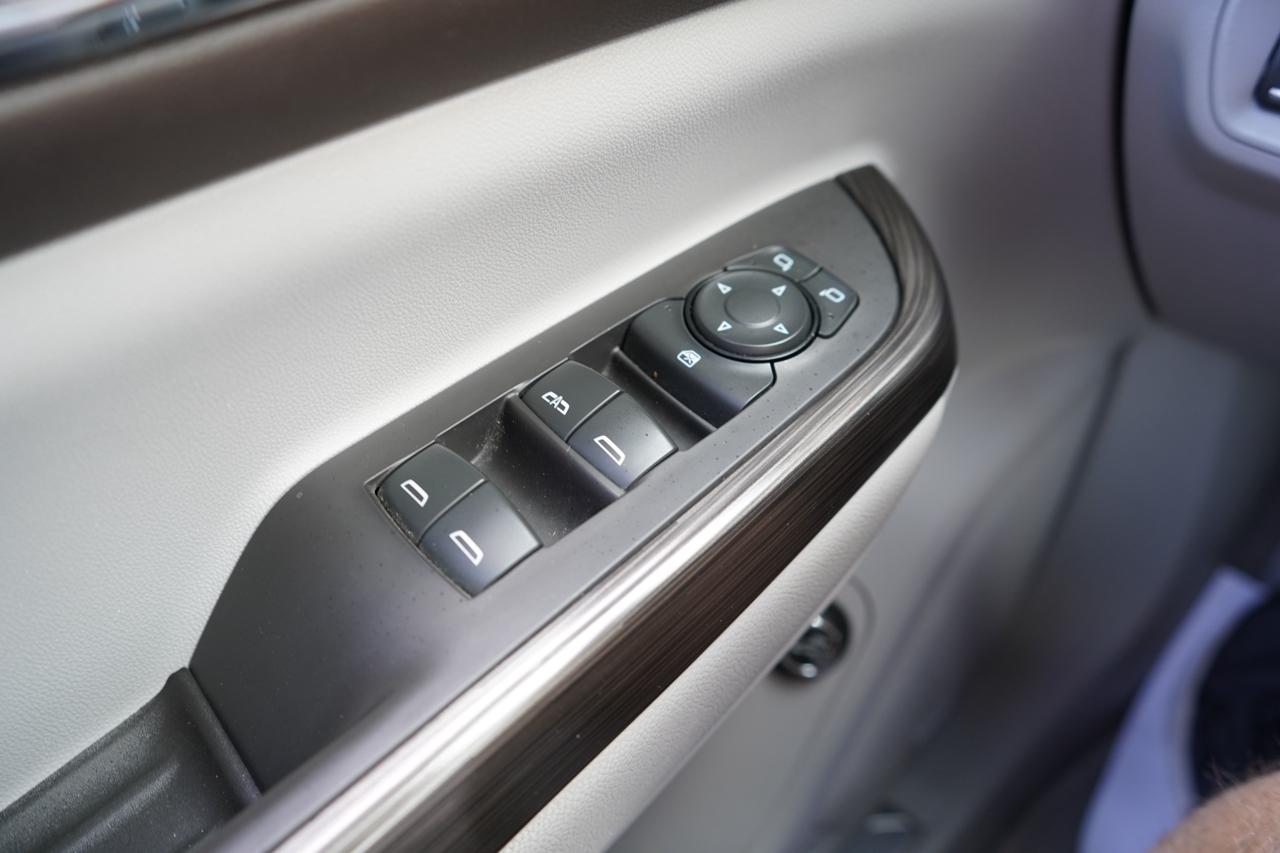 GMC Acadia FWD 4dr SLT w/SLT-1 2019