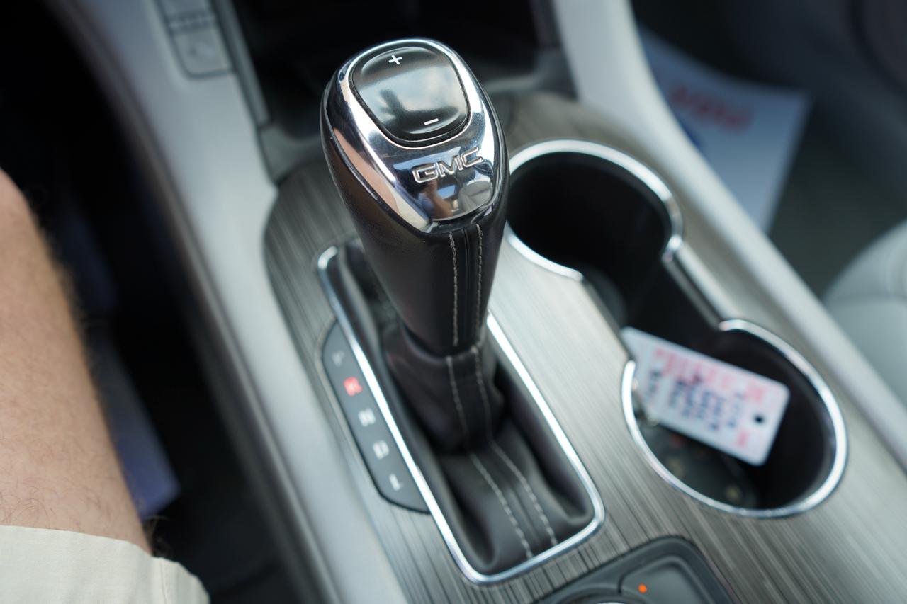 GMC Acadia FWD 4dr SLT w/SLT-1 2019