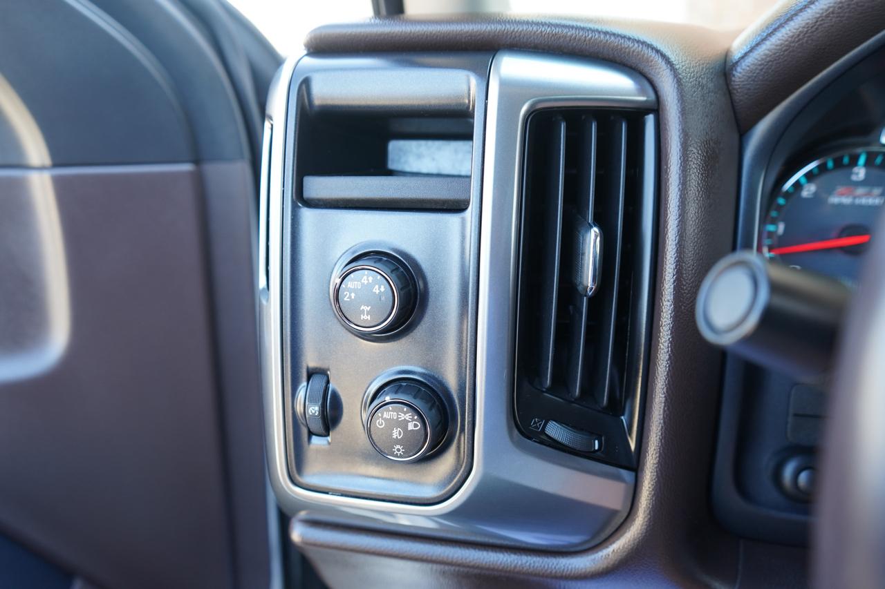 Chevrolet Silverado 1500 4WD Crew Cab 143.5" LT w/2LT 2015