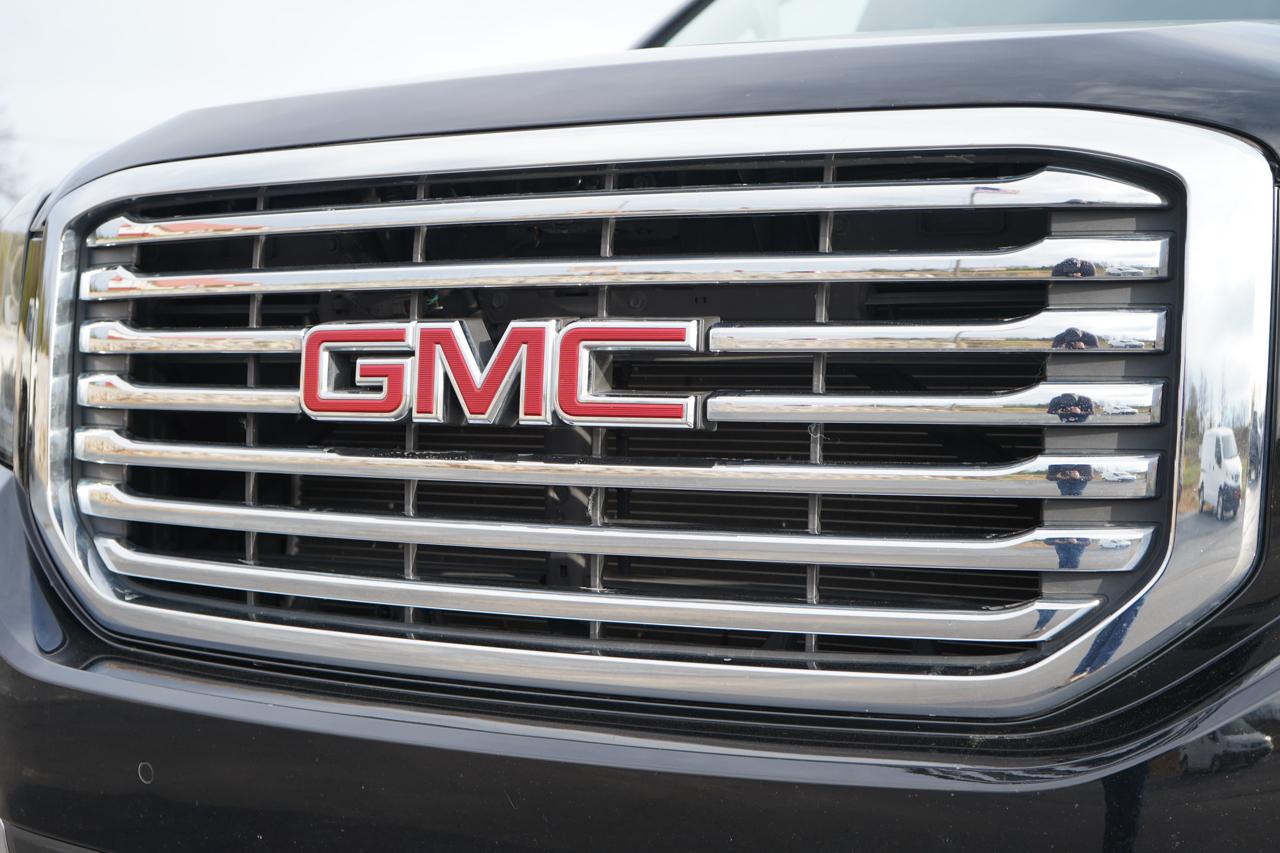 GMC Yukon 4WD 4dr SLT 2017