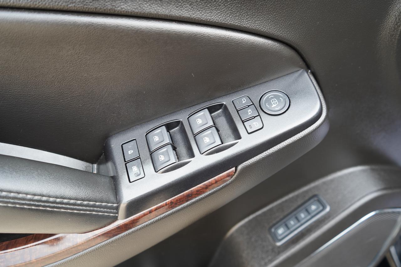 GMC Yukon 4WD 4dr SLT 2017