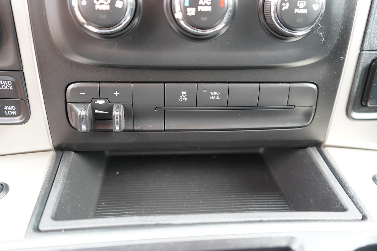 RAM 1500 4WD Quad Cab 140.5" Big Horn 2014