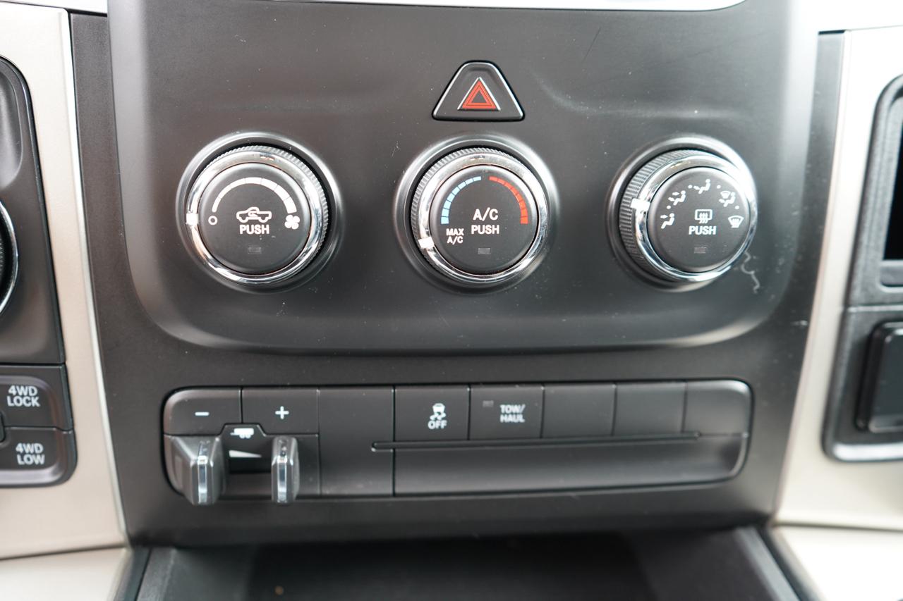 RAM 1500 4WD Quad Cab 140.5" Big Horn 2014