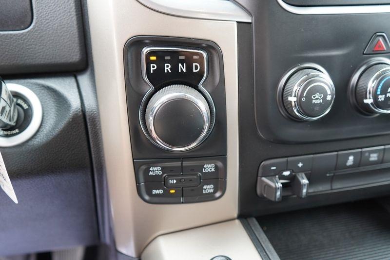 RAM 1500 4WD Quad Cab 140.5" Big Horn 2014