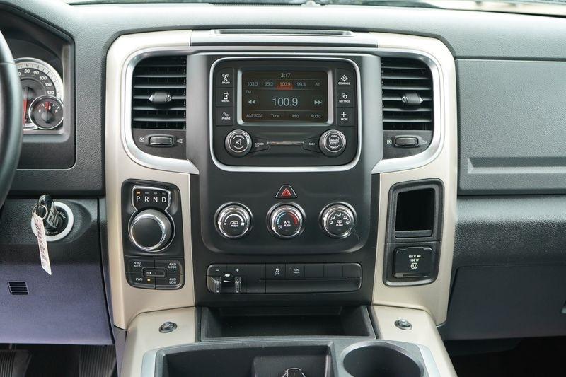 RAM 1500 4WD Quad Cab 140.5" Big Horn 2014